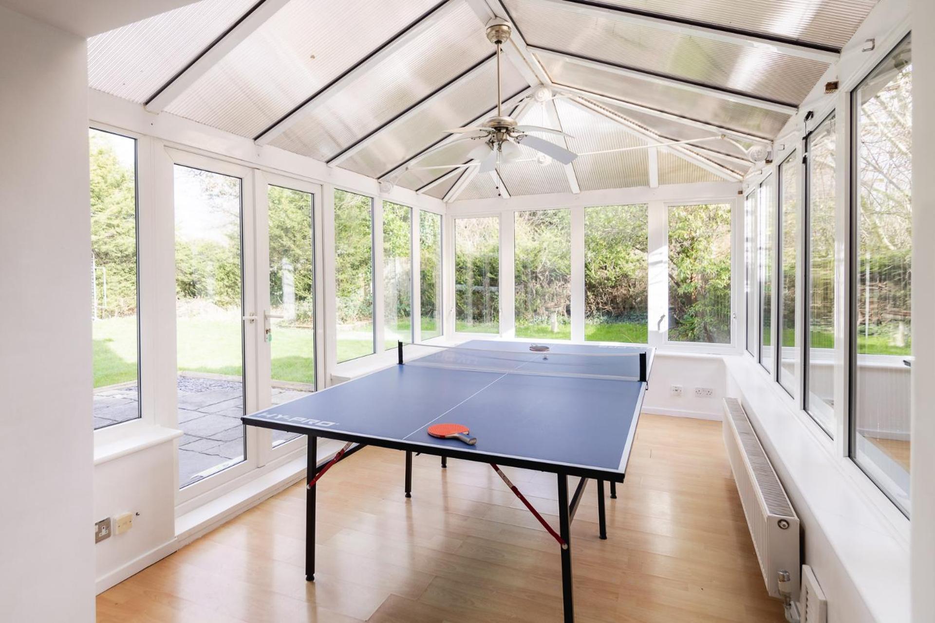 Ping-Pong Paradise Crawley Kültér fotó